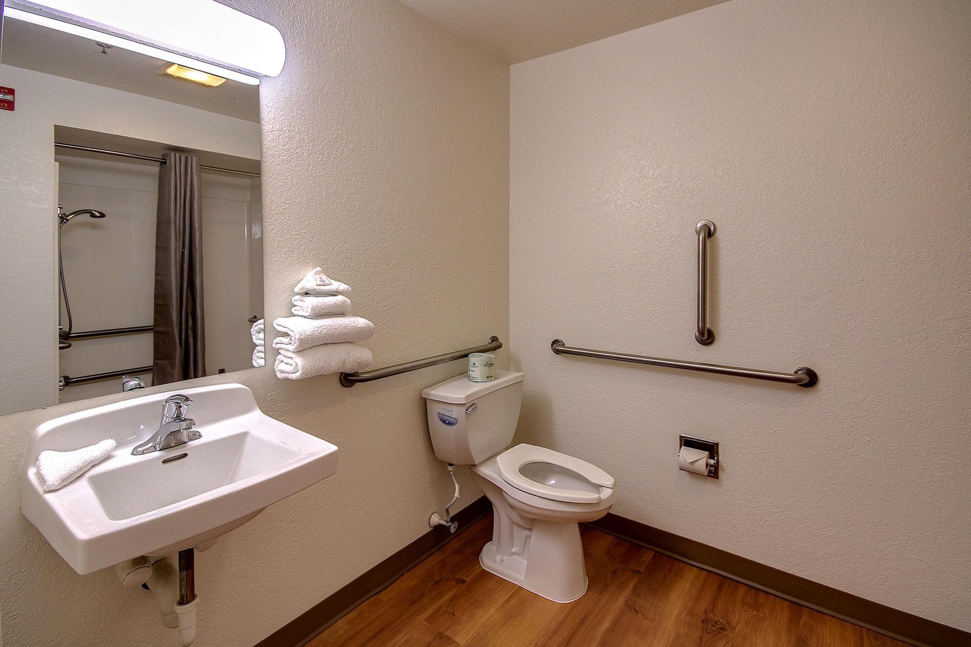 6 Pa Hotel