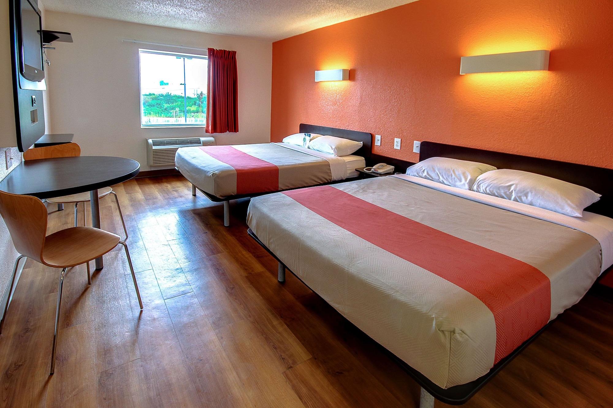 Hotel 6 Pa