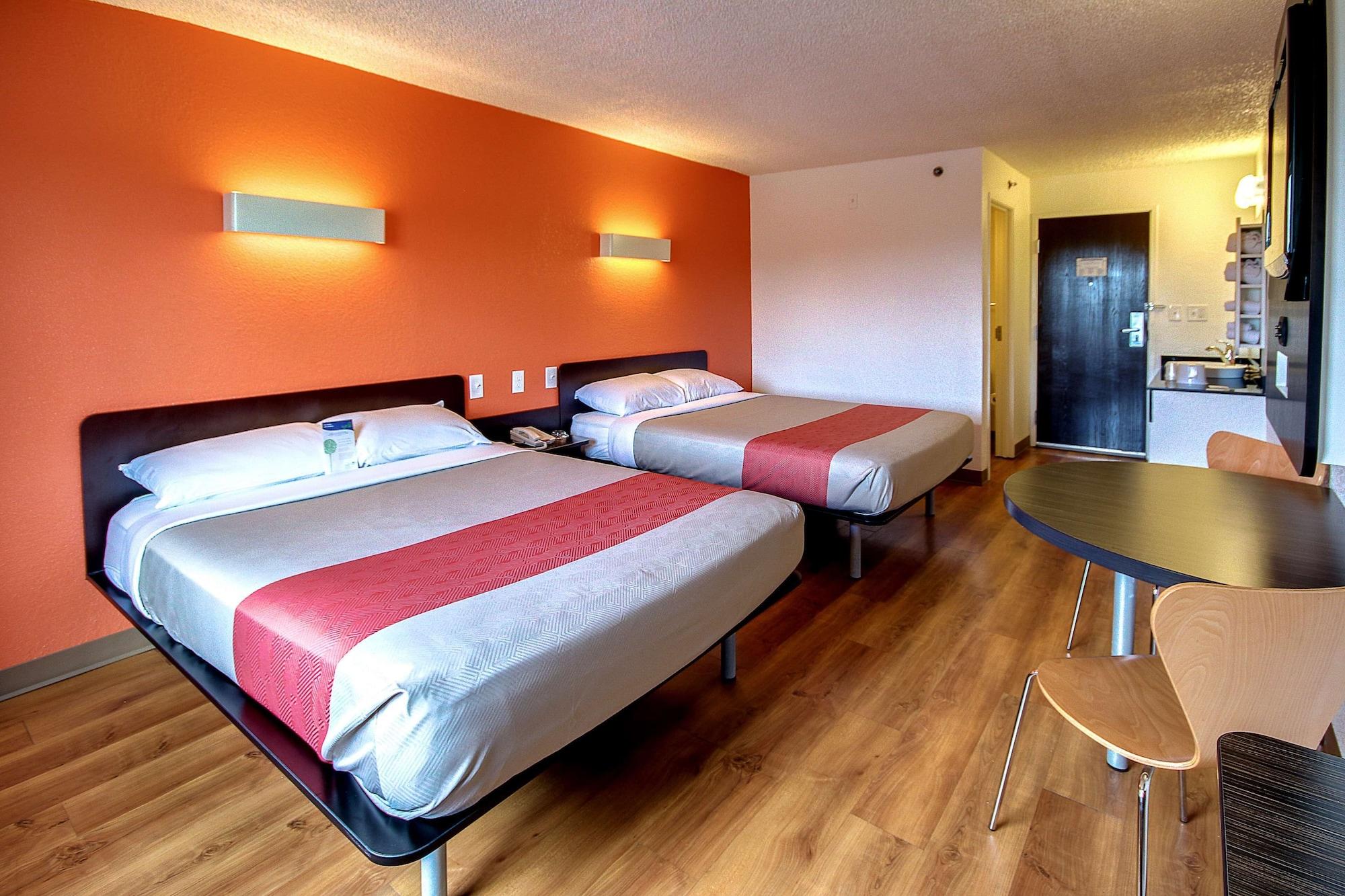 6 Pa Hotel