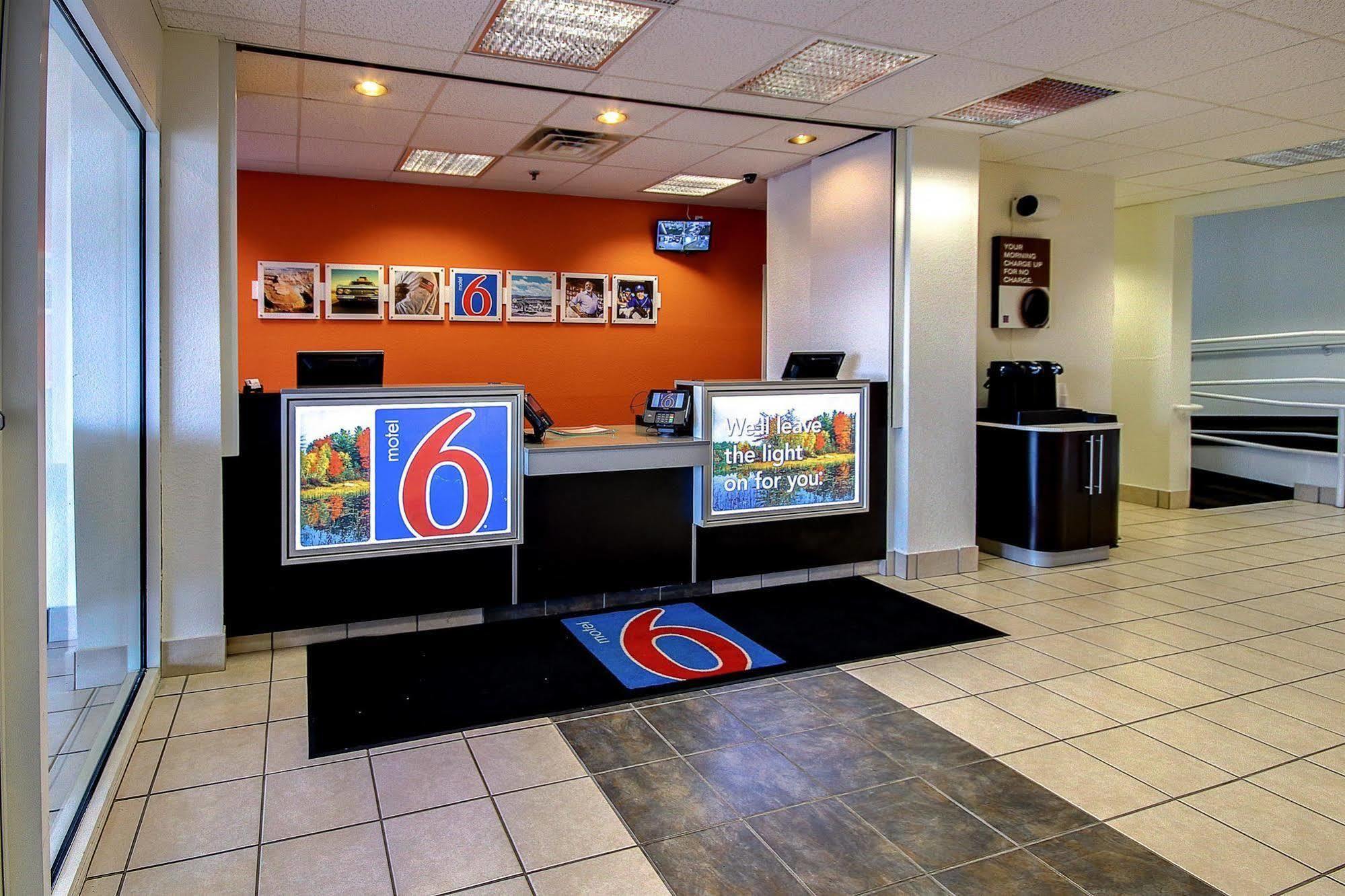 Hotel 6 Pa